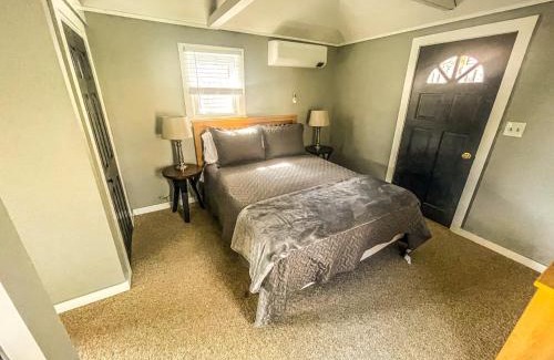 Salsbury Cove House | Cozy Pond Side Cottage in Bar Harbor! [The Nook]