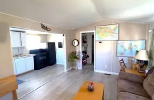 Largo House | Cozy, pool view one bdrm. home + fitness room + pickleballnOFF SEASON RATES
