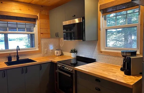 Mauricie Ski Chalet | Cozy private waterfront, fireplaces, SPA for 5 people pets welcome!