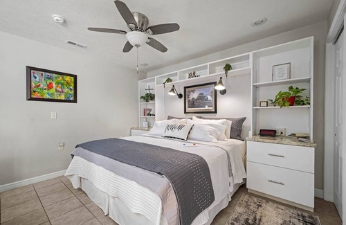 Springfield Cottage | Cozy private, 1 bed/1bath, fully handicapped accessible cottage, near Branson.