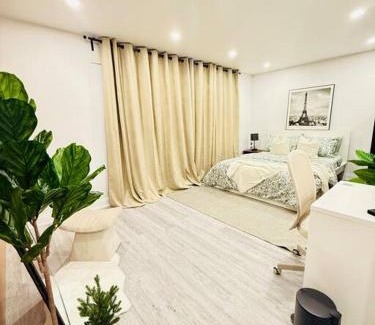 Pickering House | Cozy private backyard garden studio