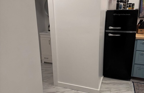 Lincoln House | Cozy Private Basement in Mid-Town Lincoln
