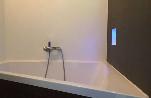 Delft Apartment | Cozy Private Bathroom Near TU Delft