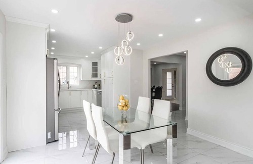 Brampton House | Cozy Private Bedroom in Dog-Loving Home – Meet Leo, Our Friendly Lab!