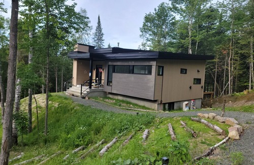 Mont-Tremblant House | Cozy private Ground floor with 2 bedrooms. A Perfect Getaway & It's Pet friendly