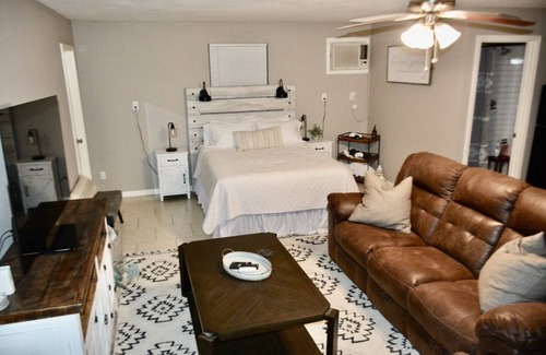 Willow Apartment | Cozy Private Guest Suite, Unit #1