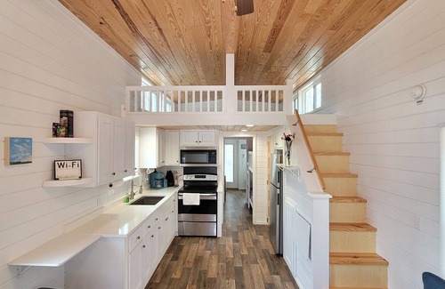 Liberty Cabin | Cozy Private Lux Cabin Style Tiny House, Firepit, FIBER, in mins from Clemson Un