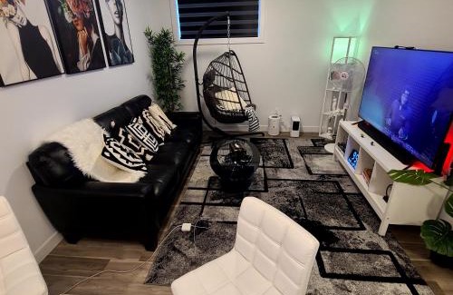 Northeast Edmonton Apartment | Cozy Private Luxury 1bdr Suite Edmonton NW
