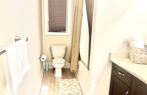 Brampton House | Cozy, private room close to Downtown, Brampton