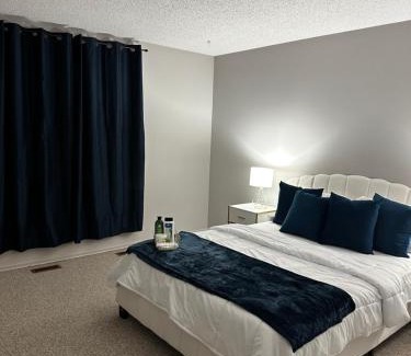 Southeast Edmonton House | Cozy private room in Edmonton