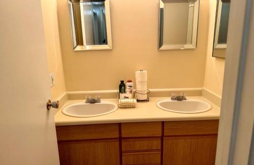 Southeast Edmonton House | Cozy private room in Edmonton
