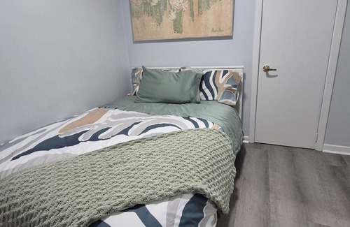 Rockcliffe - Smythe House | Cozy Private Room Near Downtown