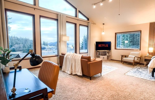Juneau Apartment | Cozy Private Studio + Great View