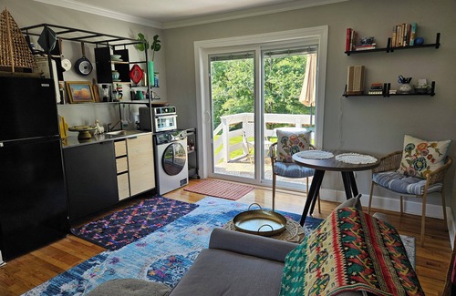 Guilford Apartment | Cozy Private Studio with WiFi, Balcony, Kitchenette in Charming Guilford