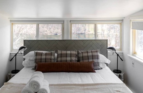 Walton Park House | Cozy, Private Walton Lakefront Getaway 2B/2B Home