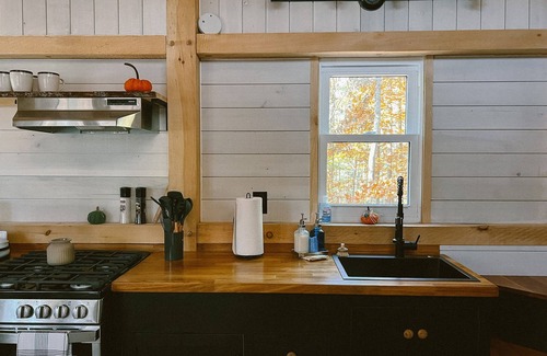 Mattawana House | COZY PSU Rustic Tiny Home and Fishing Retreat