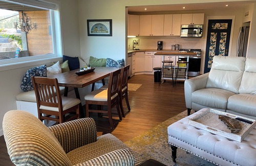 Central Okanagan House | Cozy & Quaint 3 Bedroom Suite