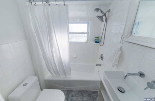 Palisades Park Apartment | Cozy & Quiet 2 Bed Apt 20 Minutes to NYC