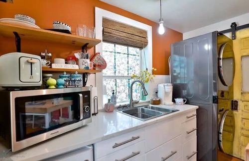 Elmwood Area Apartment | Cozy, quiet, and private guest house central to Abilene!