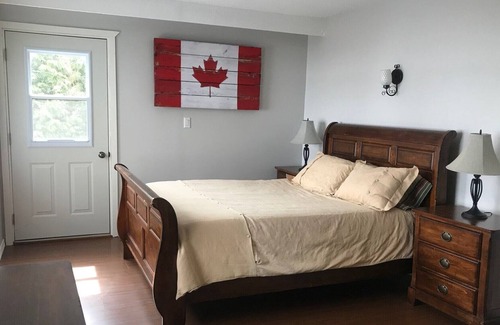 Grey Highlands Cottage | Cozy, quiet cottage on Lake Eugenia - only 5 mins from Beaver Valley Ski Resort.