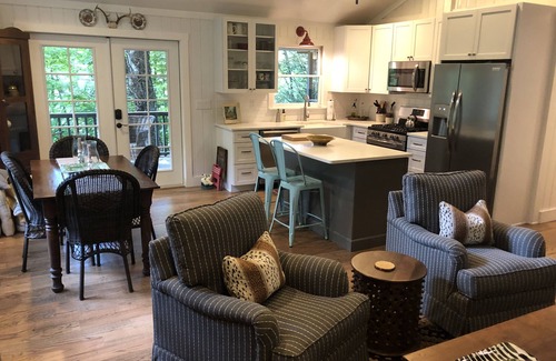 Mirror Lake Cottage | Cozy Quiet Cottage