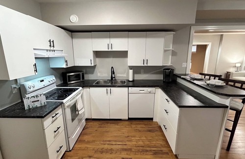 Midhurst Apartment | Cozy, quiet fully furnished corporate apartment with fireplace in Midhurst