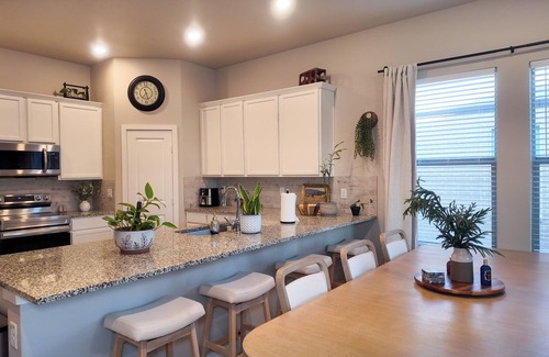Odessa House | Cozy & Quiet home away from home