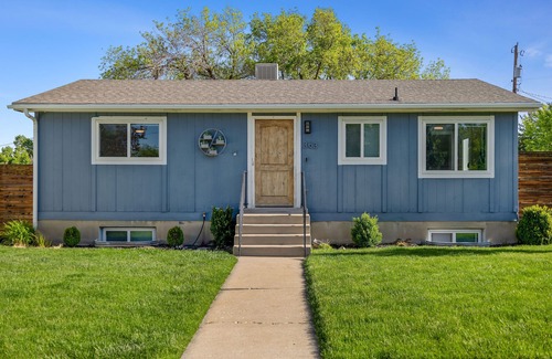 Logan House | Cozy, Quiet HomenClose to USU, Logan temple, hospital and shopping!