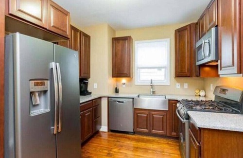Brooklyn House | Cozy Quiet House,off Highway, 10m To Downtown Baltimore/Orioles & Ravens Stadium