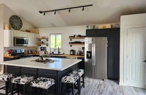 Omaha House | Cozy Quiet House on 4 acres