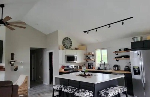 Omaha House | Cozy Quiet House on 4 acres