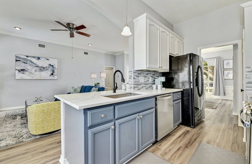 Georgetown House | Cozy & Quiet in Georgetown Pet-friendly & Long Stays