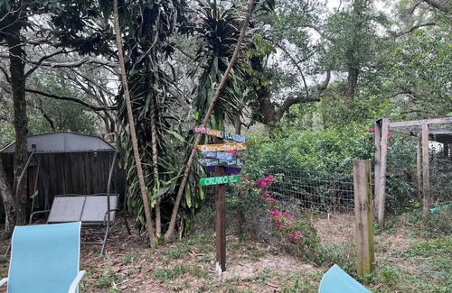 Odessa House | Cozy, Quiet Keystone Cottage. Nestled in a lush Old Florida neighborhood.