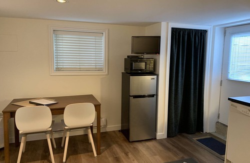 Hastings House | Cozy & Quiet Space in the Heart of East Vancouver