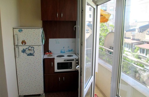 Hristo Botev Apartment | Cozy quiet studio apartment in central Varna
