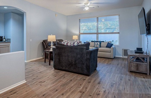 North Ranch House | Cozy Ranch, 1GB WiFi, Heated Pools and Spas and Tennis Courts, Great Location!