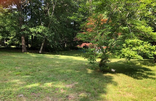 Shelter Island Heights House | Cozy Ranch five minutes from Mashomack Preserve, beaches and miniature golf.