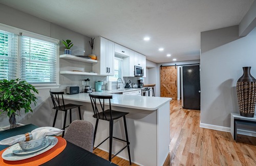 Alpharetta House | Cozy Ranch, King Bds, Game Room, Backyard, Dogs OK