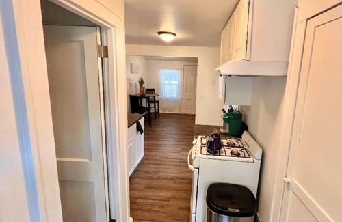 Cleveland Apartment | Cozy Refined Retreat One-Bedroom [Apt. 2]