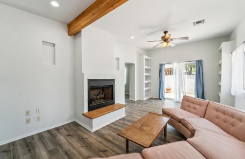 Arroyo Chico House | Cozy Reid Park House home