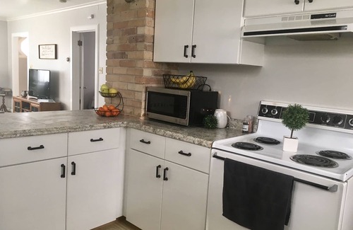 Great Falls House | Cozy, Relaxing House in Quiet Neighborhood