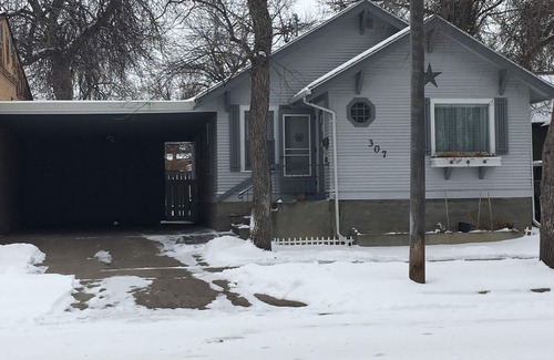 Great Falls House | Cozy, Relaxing House in Quiet Neighborhood