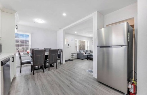 Durham Region House | Cozy Renovated 3 Bedroom Home with PS4!