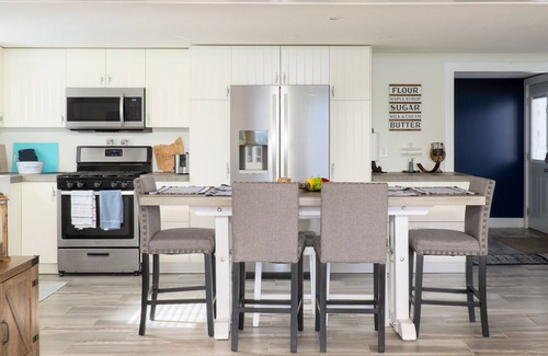 Lakeview House | Cozy Renovated Lakehouse with Boat Dock and Canal Access