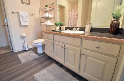 Winder Apartment | Cozy Renovated Winder Townhouse Traveller Awards 2025 Winner