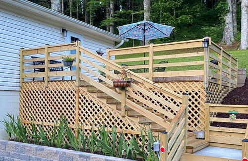Lansing Apartment | Cozy respite minutes from our "artsy" town, hiking trails or canoeing/rafting.
