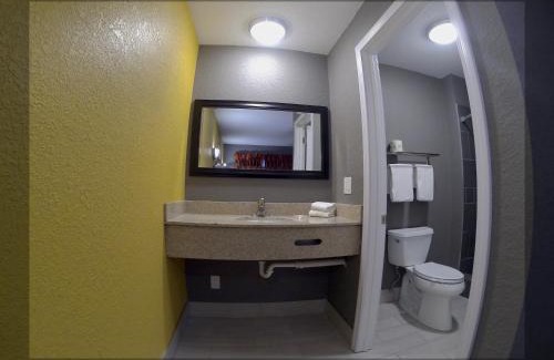 Des Moines Hotel | Cozy Rest Motel