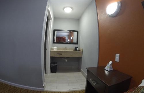 Des Moines Hotel | Cozy Rest Motel