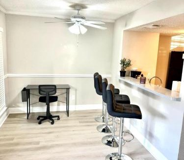 Addison Apartment | Cozy retreat 1Br 1Ba near hospital and tollway