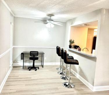 Addison Apartment | Cozy retreat 1Br 1Ba near hospital and tollway